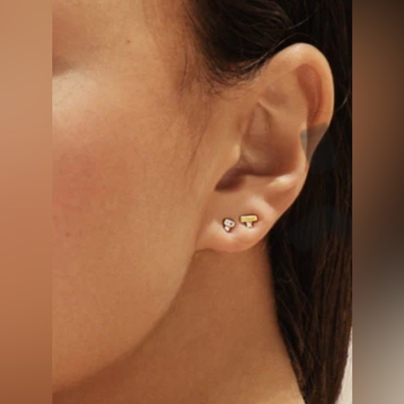 Aurate diamond duo stud earring (single) New and never worn - Picture 4 of 4